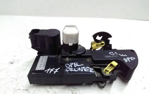 Opel Frontera B Front door lock 16637560