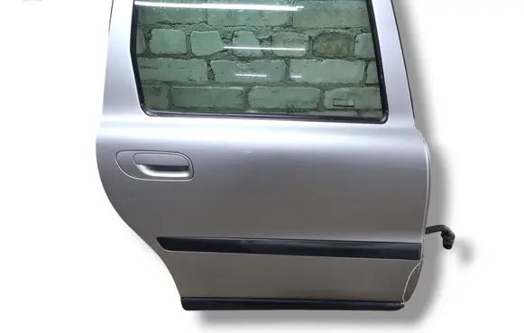 Volvo V70 Rear door