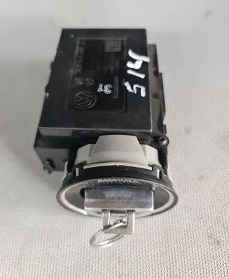Volkswagen PASSAT B6 Ignition lock contact 3C0905843 1367Q10S 33303301