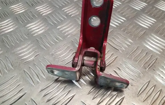 Mitsubishi ASX Rear door lower hinge
