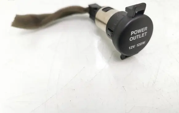 Hyundai Santa Fe 12 V Socket (rear) 6l27