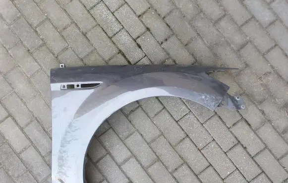 Ford Mondeo MK IV Fender 1702313