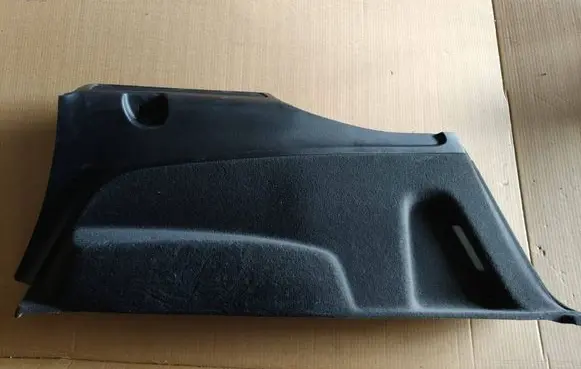 Audi Q7 4M Trunk/boot side trim panel 4M0863880