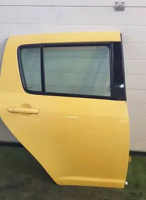 Suzuki Swift I Rear door 