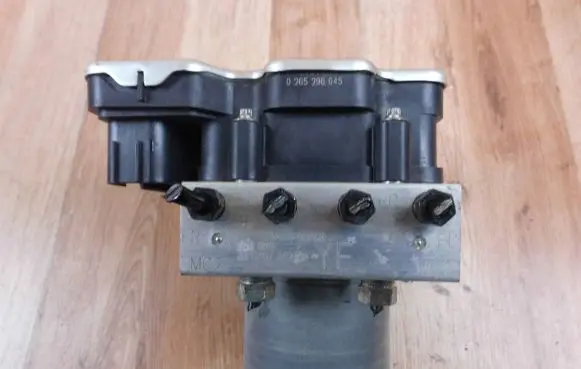Toyota Yaris XP210 ABS Pump 445400D780 0265296645