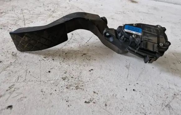 Audi A6 S6 C5 4B Accelerator throttle pedal 8D1723523M 6PV00837602