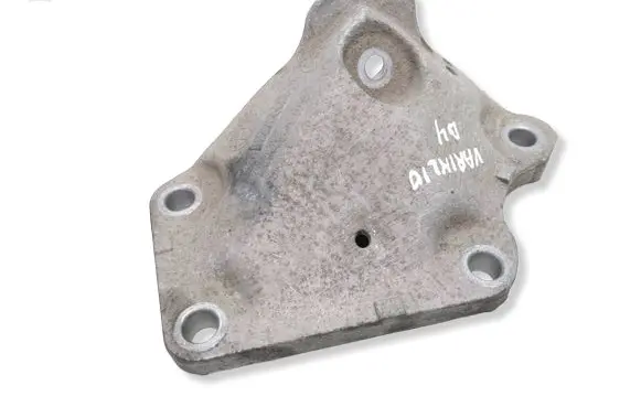 BMW 5 E60 E61 Engine mounting bracket 6776669 22116776669