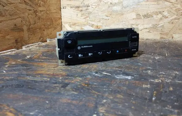 Volkswagen PASSAT B5 Climate control unit 3B2907044B 5HB00761711
