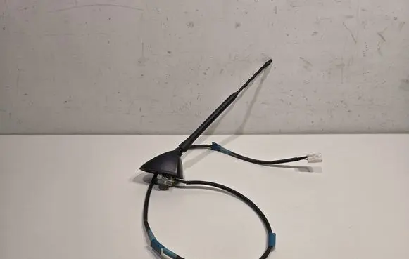 Toyota Prius+ (ZVW40) Radio antenna V307525C