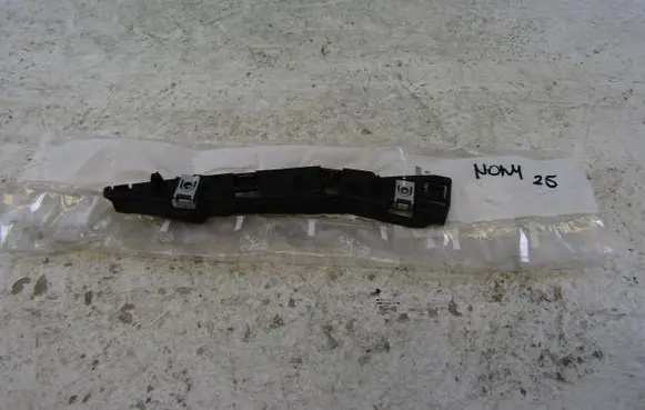 Opel Mokka B Front bumper mounting bracket 9835214380