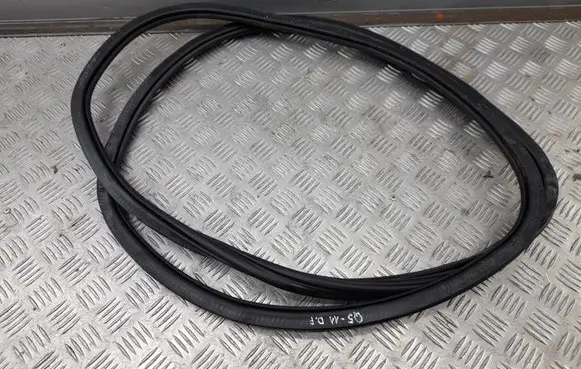 Audi Q5 SQ5 Front door rubber seal 8R0831721F