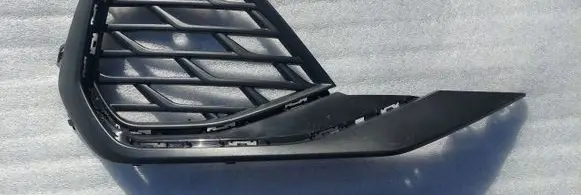 Audi A3 8Y Front bumper lower grill 8Y0807682J
