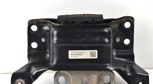 Engine mount bracket