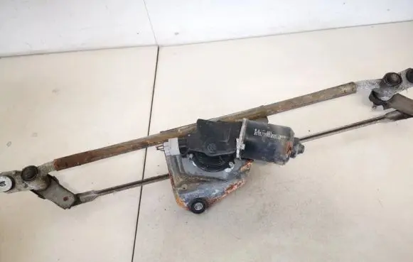 Jeep Grand Cherokee (WK) Front wiper linkage and motor