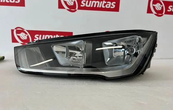 Audi A1 Headlight/headlamp 8XA941003 1090074