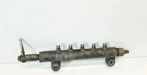 Nissan X-Trail T30 Fuel main line pipe 610009F30