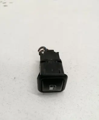 Volkswagen PASSAT B5 Fuel tank opening switch 3B0959833A