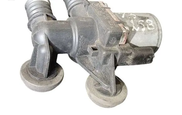 BMW X3 E83 Coolant heater control valve 8369805 64118369805 1147412144