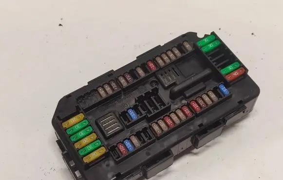 BMW M4 F82 F83 Fuse box set 9389068