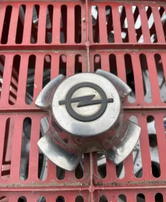 Opel Frontera A Original wheel cap