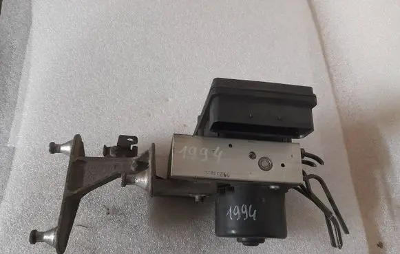 Mercedes-Benz C W203 ABS Pump a2095431532 2095431532