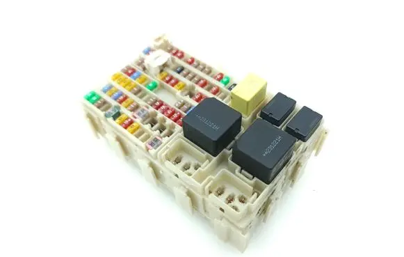 Nissan Qashqai J12 Fuse module 243506RA0B