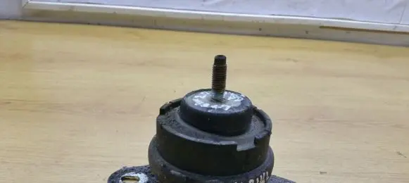 Citroen C5 Engine mount bracket
