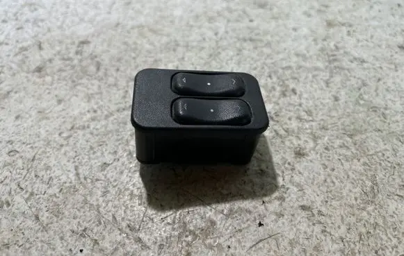 Opel Zafira A Electric window control switch 13363201 90561 0502031419