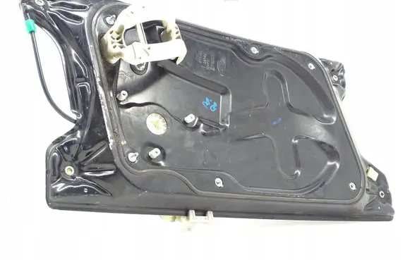 Land Rover Discovery 5 Front door window regulator with motor