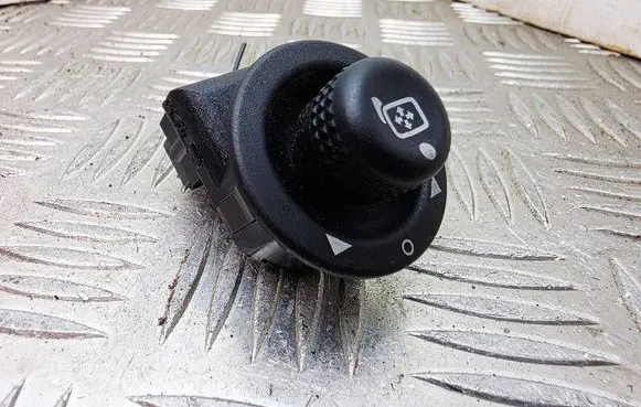 Land Rover Range Rover Sport L320 Wing mirror switch YUF500010