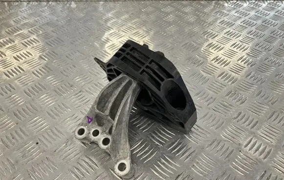 Opel Corsa F Engine mount vacuum valve DG17248