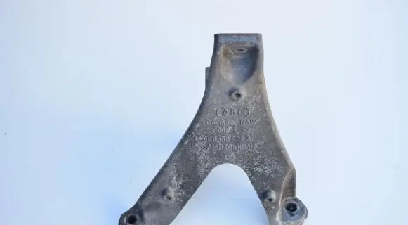 Audi A4 S4 B7 8E 8H Engine mounting bracket 8E0199308AF