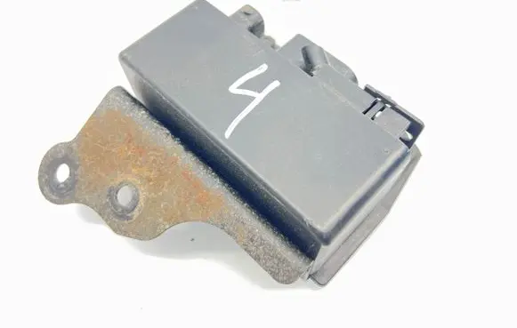 Mercedes-Benz E W211 Glow plug pre-heat relay 0285454032