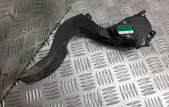 Audi A4 S4 B6 8E 8H Accelerator throttle pedal 8E1721523C