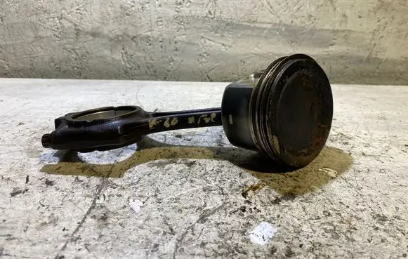 Volvo S60 Piston with connecting rod