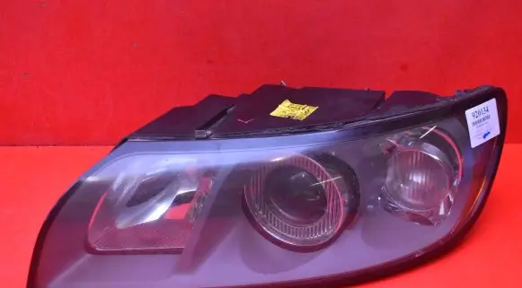 Volvo V50 Headlight/headlamp 30698885