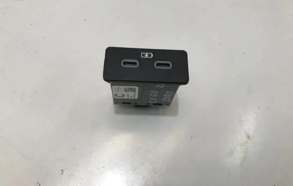 USB socket connector