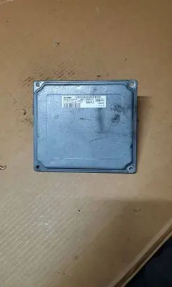 Ford Focus Engine control unit/module 4M5112A650HJ S118934101J