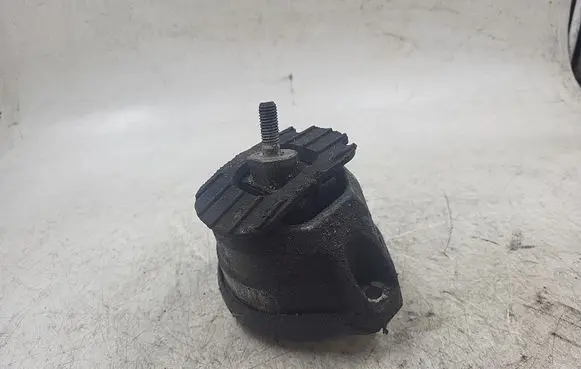 BMW 5 E60 E61 Engine mount bracket 6789874