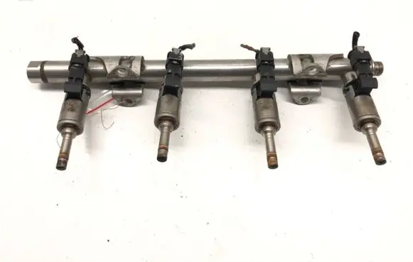 Volkswagen Golf VII Fuel main line pipe 04E133036A