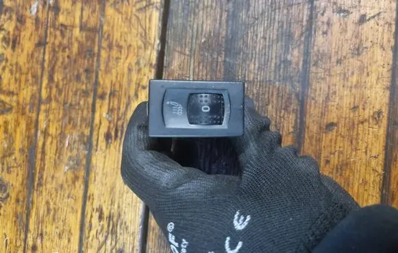 Volkswagen Golf IV Seat heating switch 3B0963563D