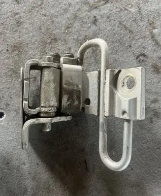Volkswagen Bora Rear door lower hinge