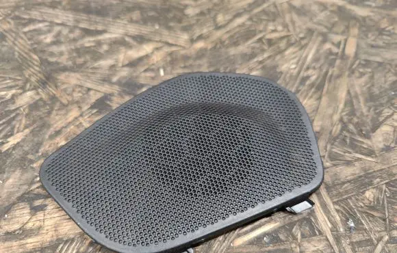 Side speaker trim/cover