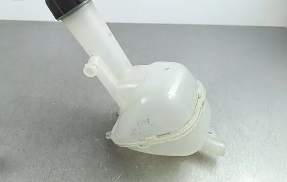 Renault Arkana Coolant expansion tank/reservoir 217102102R