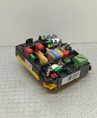 Renault Megane IV Fuse module 9804848580