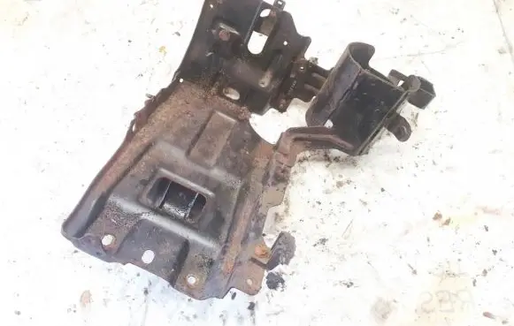 Chevrolet Nubira Battery box tray 