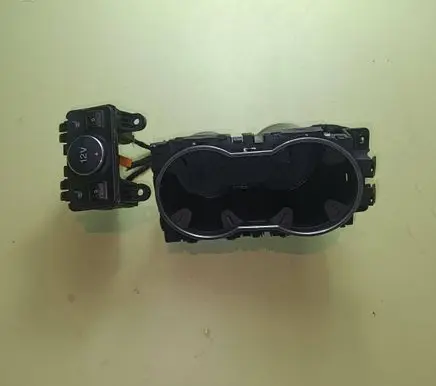 Ford Kuga II Cup holder front AM51R048196AD 07921000 175985011