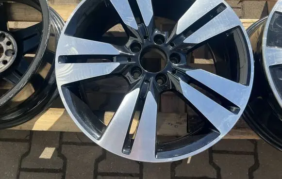 Mercedes-Benz B W246 W242 R18 alloy rim A2464010402