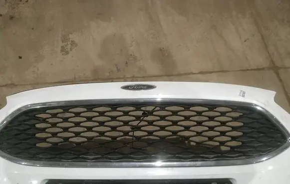 Ford C-MAX II Front grill 