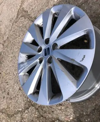 Seat Arona R16 alloy rim 
